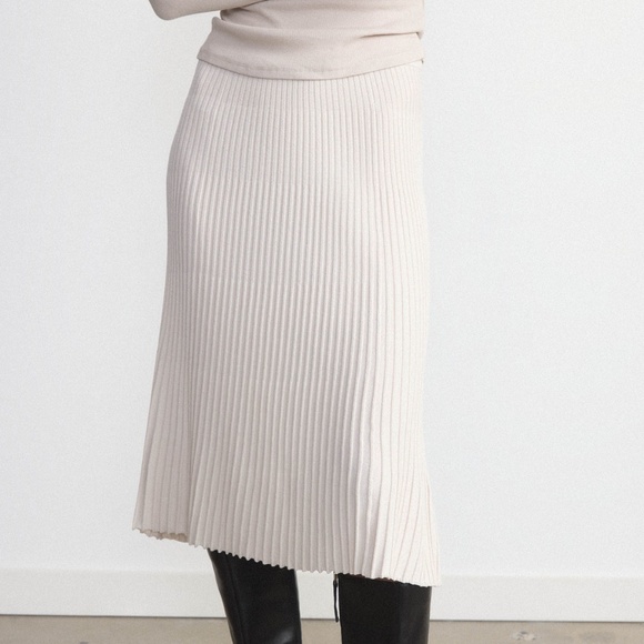 NWT Frank & Oak // The Ribbed Midi Skirt in Natural Beige - Picture 4 of 5